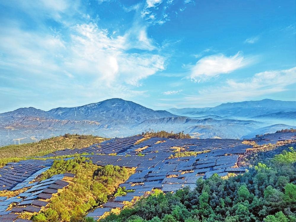 云南大姚523万千瓦光伏基地项目并网发电(图1)