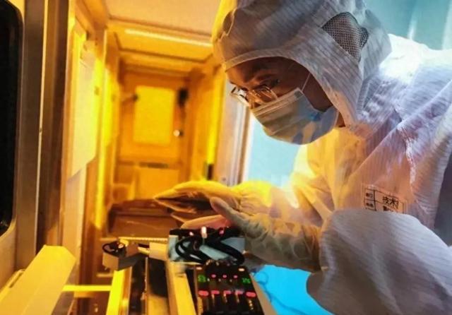 半导体设备国产化率不到30%但连续多年市场份额全球第一！