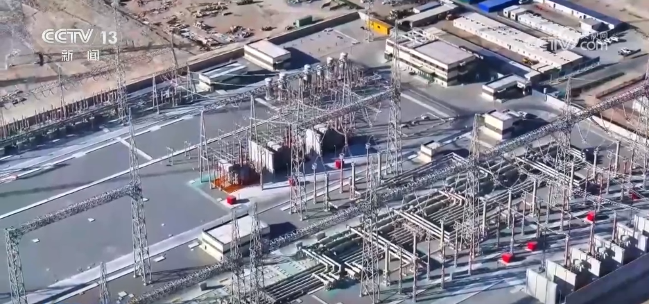 三年三跨越创新高！流沙上建设光伏板塔里木油田年发绿电突破20亿度(图4)