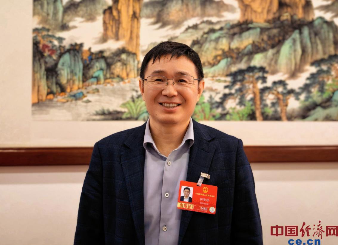 全国人大代表钟宝申：让光伏成为“金色资产”(图1)